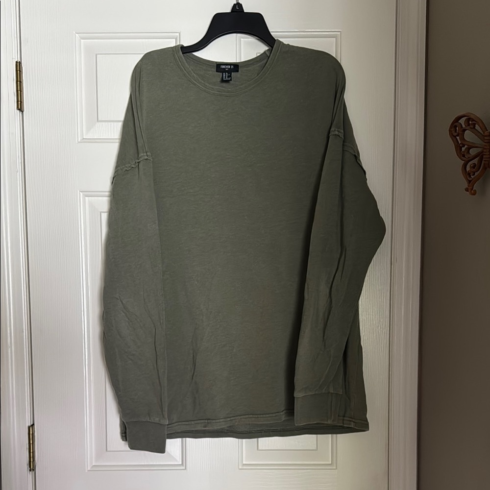 Forever 21 Men's Olive Crew Neck Top